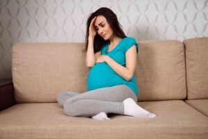 white discharge early pregnancy